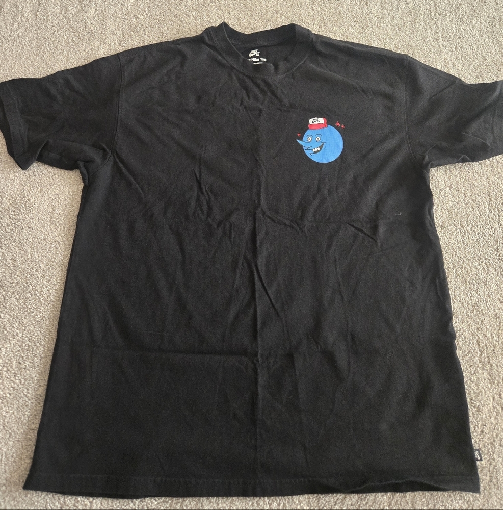 Nike SB Black T-Shirt with Subtle Logo